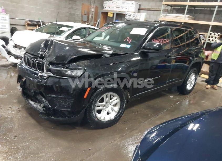 Photo 2 of 2023 Jeep Grand CHEROKEE LAREDO 4X4 (VIN 1C4RJHAG8P8709690)