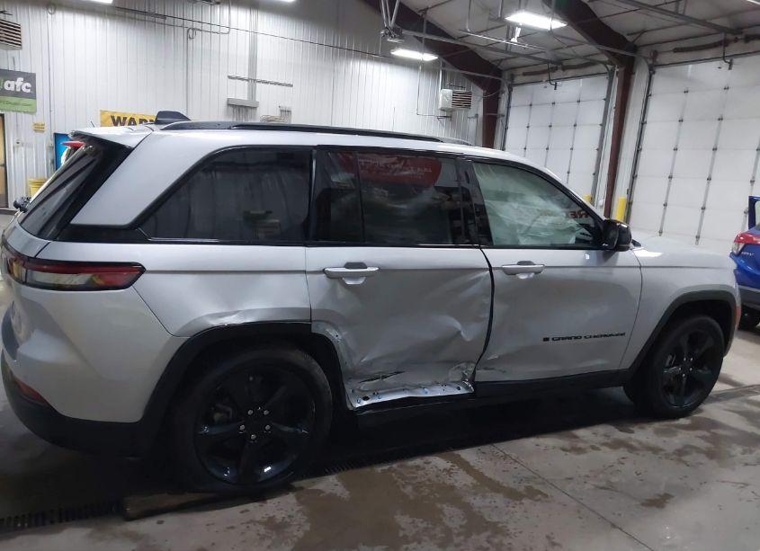 Photo 13 of 2023 Jeep Grand CHEROKEE ALTITUDE X 4X4 (VIN 1C4RJHAG8PC661198)