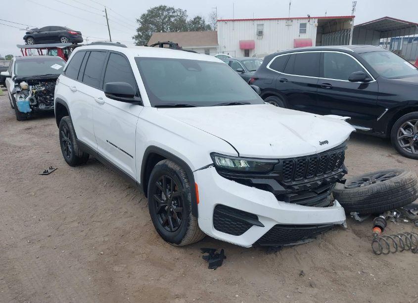 2024 Jeep Grand CHEROKEE ALTITUDE 4X4 (VIN 1C4RJHAG8RC222831) main photo