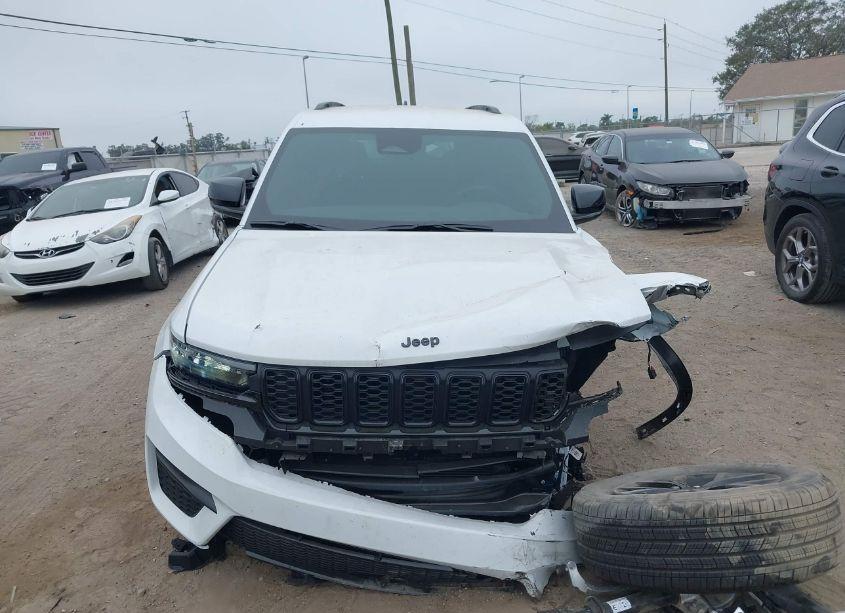 Photo 12 of 2024 Jeep Grand CHEROKEE ALTITUDE 4X4 (VIN 1C4RJHAG8RC222831)