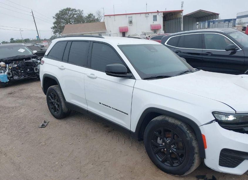Photo 13 of 2024 Jeep Grand CHEROKEE ALTITUDE 4X4 (VIN 1C4RJHAG8RC222831)