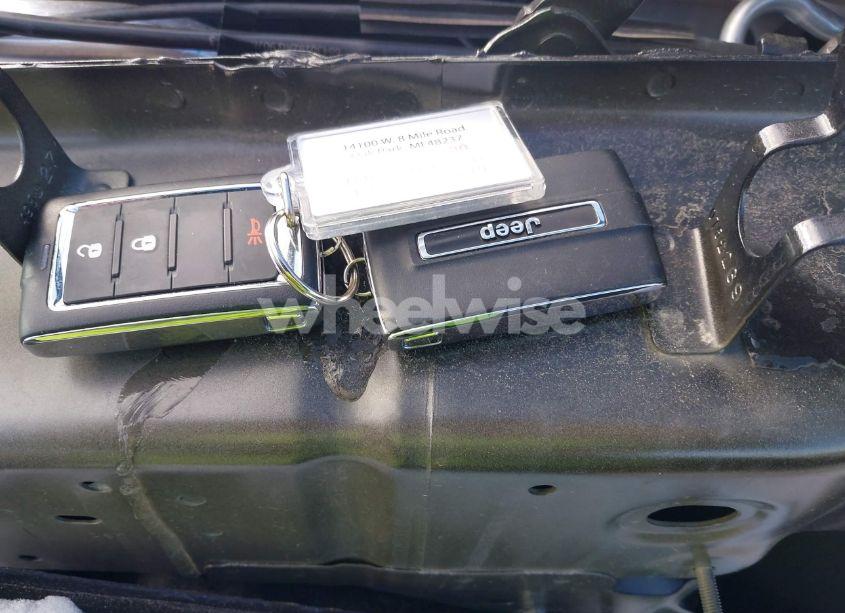 Photo 11 of 2024 Jeep Grand CHEROKEE LAREDO 4X4 (VIN 1C4RJHAG8RC698769)