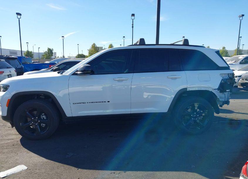 Photo 15 of 2023 Jeep Grand CHEROKEE ALTITUDE 4X4 (VIN 1C4RJHAG9P8900700)