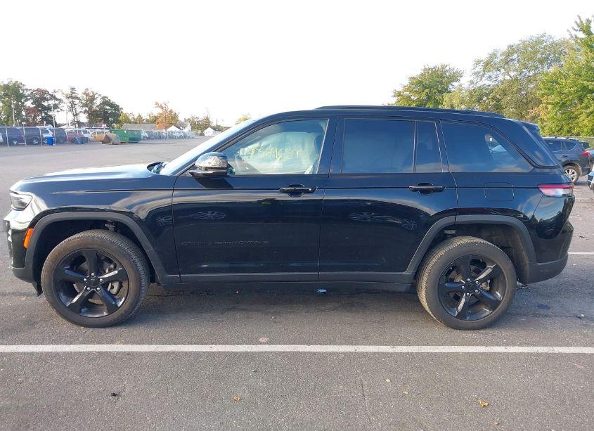 Photo 14 of 2023 Jeep Grand CHEROKEE ALTITUDE 4X4 (VIN 1C4RJHAG9PC560137)