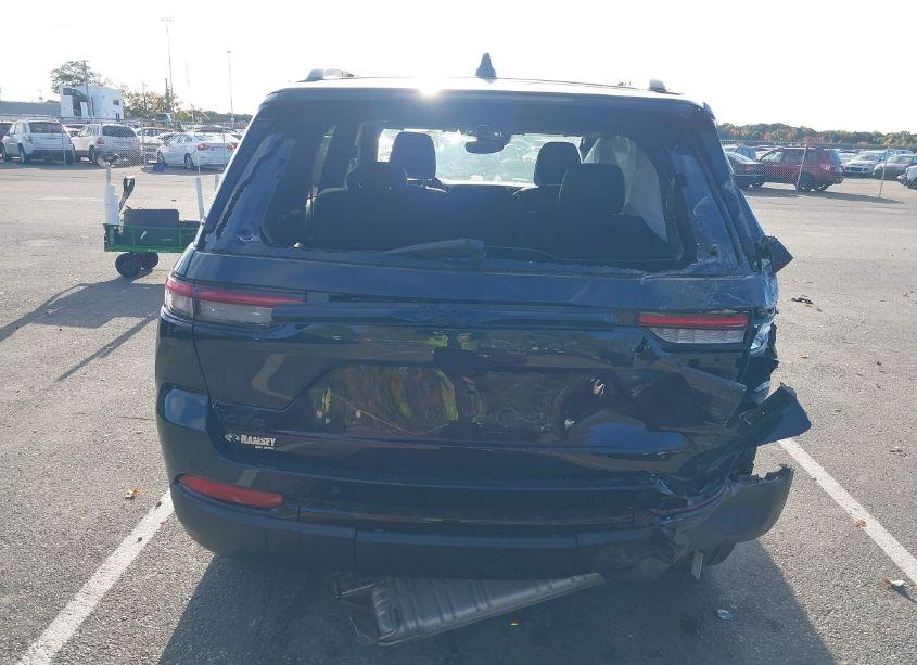 Photo 16 of 2023 Jeep Grand CHEROKEE ALTITUDE 4X4 (VIN 1C4RJHAG9PC560137)