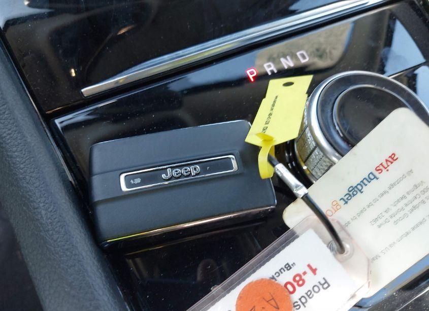 Photo 11 of 2023 Jeep Grand CHEROKEE LAREDO 4X4 (VIN 1C4RJHAGXPC593129)