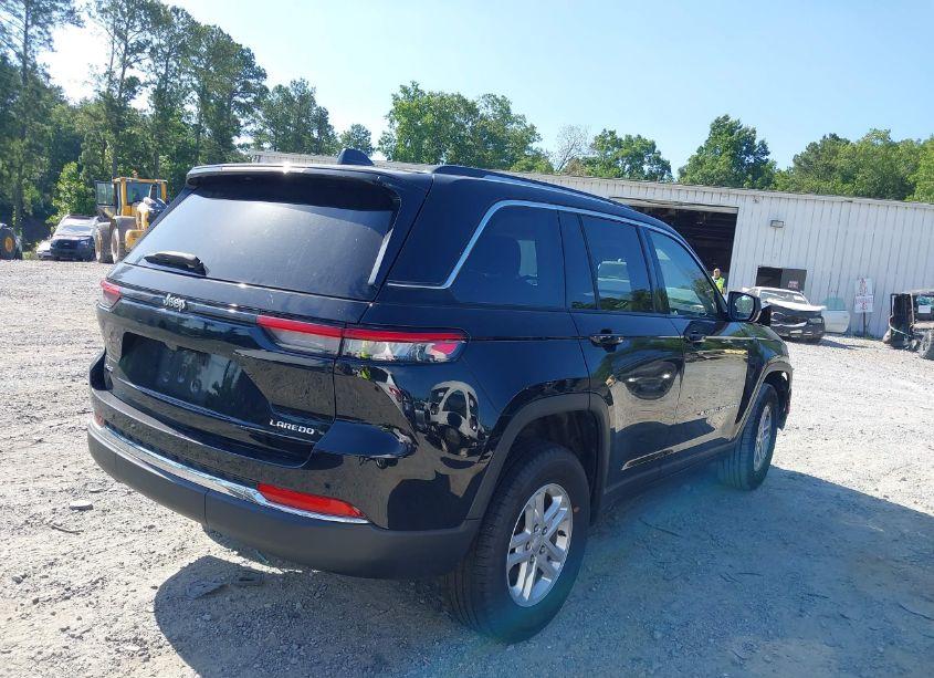 Photo 4 of 2023 Jeep Grand CHEROKEE LAREDO 4X4 (VIN 1C4RJHAGXPC593129)