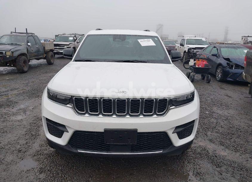 Photo 12 of 2024 Jeep Grand CHEROKEE LAREDO 4X4 (VIN 1C4RJHAGXRC185832)