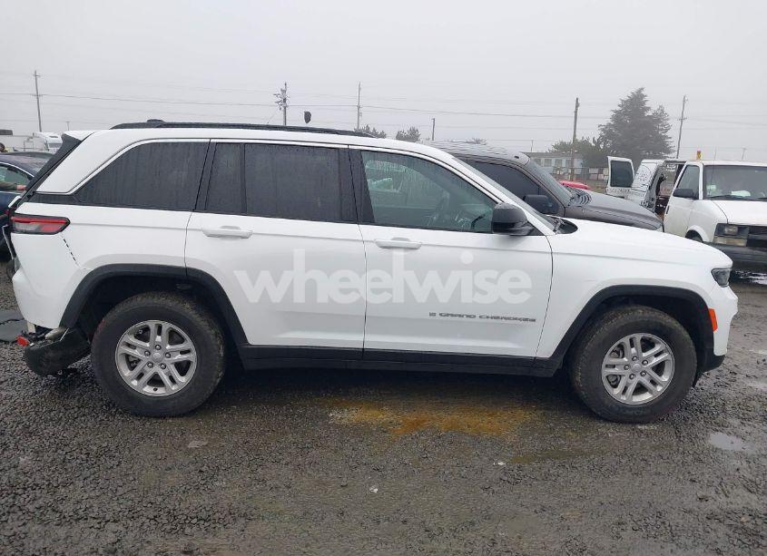 Photo 13 of 2024 Jeep Grand CHEROKEE LAREDO 4X4 (VIN 1C4RJHAGXRC185832)