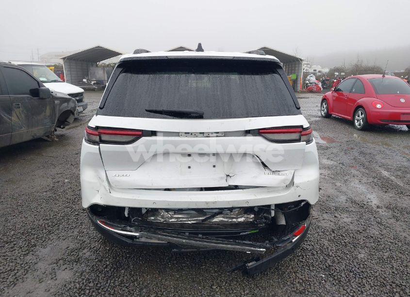 Photo 16 of 2024 Jeep Grand CHEROKEE LAREDO 4X4 (VIN 1C4RJHAGXRC185832)