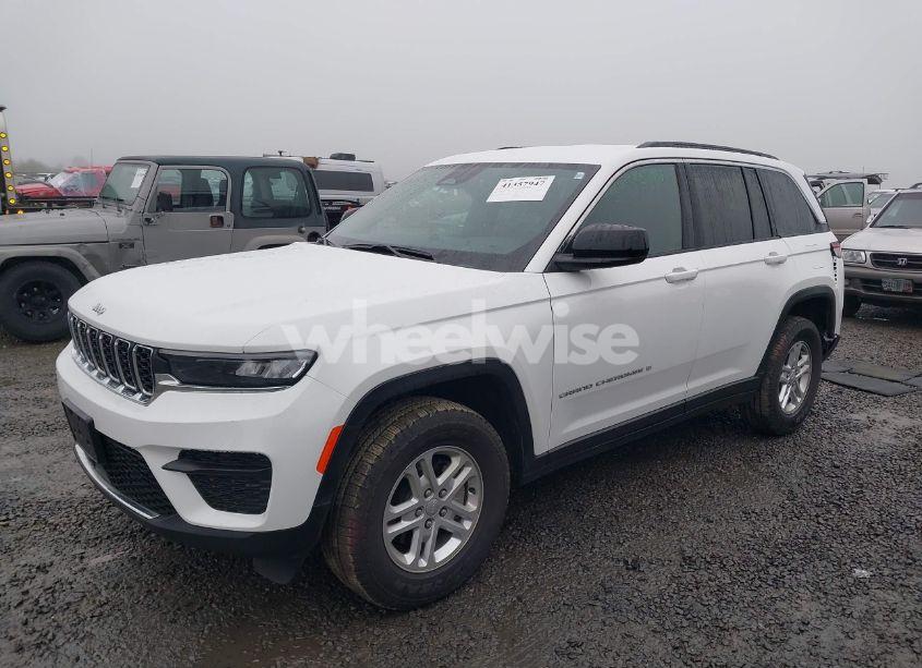 Photo 2 of 2024 Jeep Grand CHEROKEE LAREDO 4X4 (VIN 1C4RJHAGXRC185832)