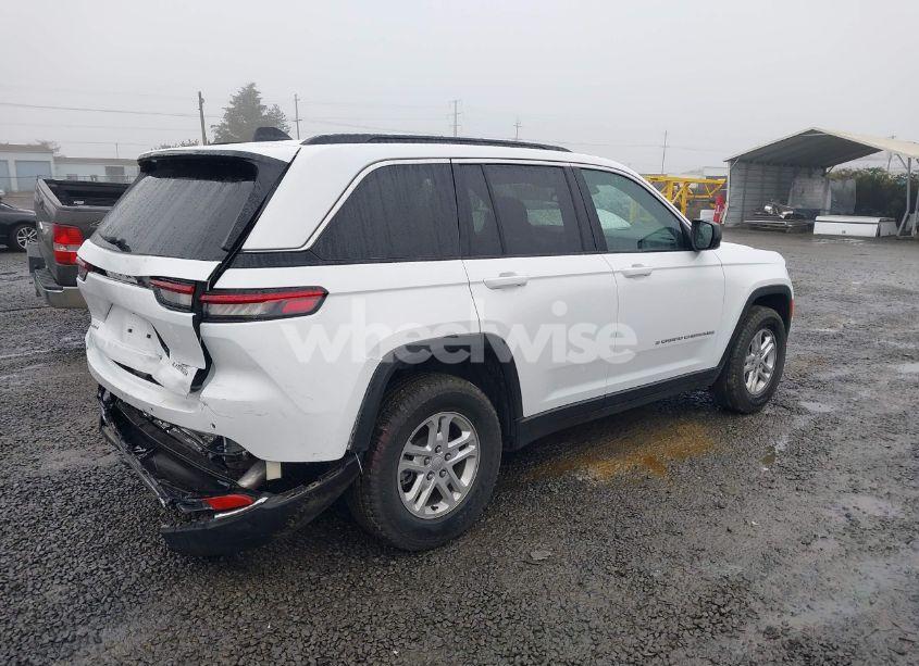 Photo 4 of 2024 Jeep Grand CHEROKEE LAREDO 4X4 (VIN 1C4RJHAGXRC185832)