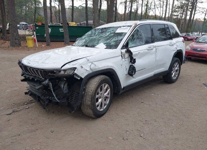 Photo 2 of 2022 Jeep Grand CHEROKEE LIMITED 4X4 (VIN 1C4RJHBG1N8595463)