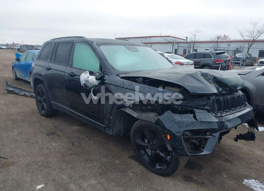 2024 Jeep Grand CHEROKEE LIMITED 4X4 (VIN 1C4RJHBG1RC679138) main photo