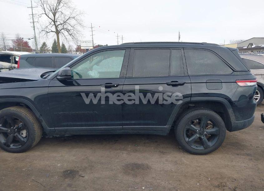 Photo 15 of 2024 Jeep Grand CHEROKEE LIMITED 4X4 (VIN 1C4RJHBG1RC679138)