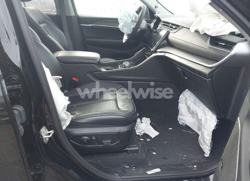 Photo 5 of 2024 Jeep Grand CHEROKEE LIMITED 4X4 (VIN 1C4RJHBG1RC679138)