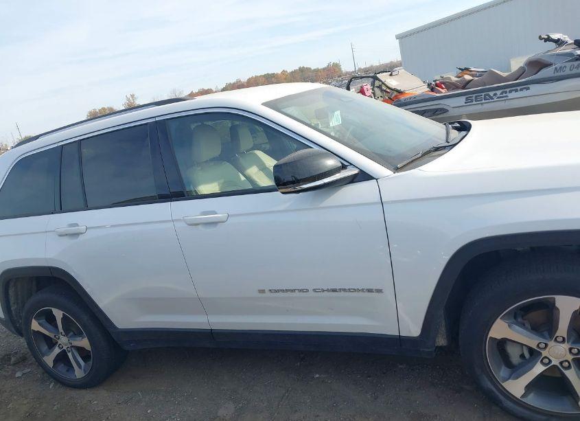 Photo 13 of 2023 Jeep Grand CHEROKEE LIMITED 4X4 (VIN 1C4RJHBG2PC533800)