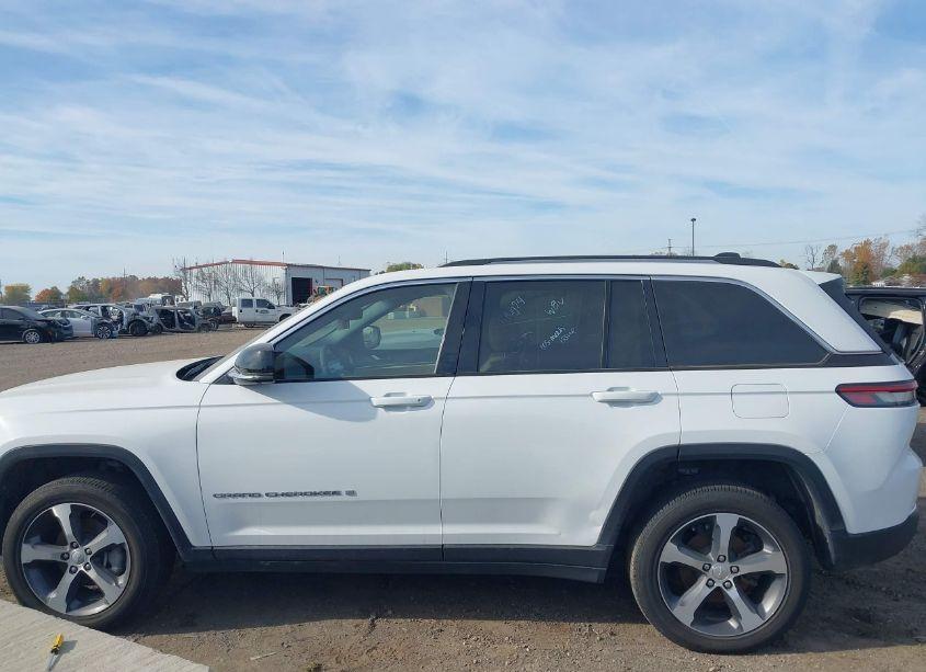 Photo 14 of 2023 Jeep Grand CHEROKEE LIMITED 4X4 (VIN 1C4RJHBG2PC533800)