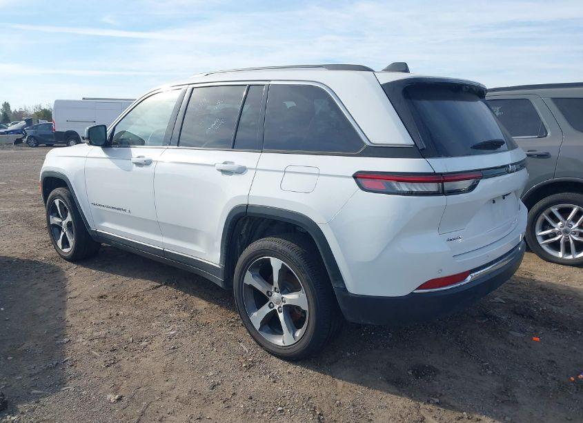 Photo 3 of 2023 Jeep Grand CHEROKEE LIMITED 4X4 (VIN 1C4RJHBG2PC533800)