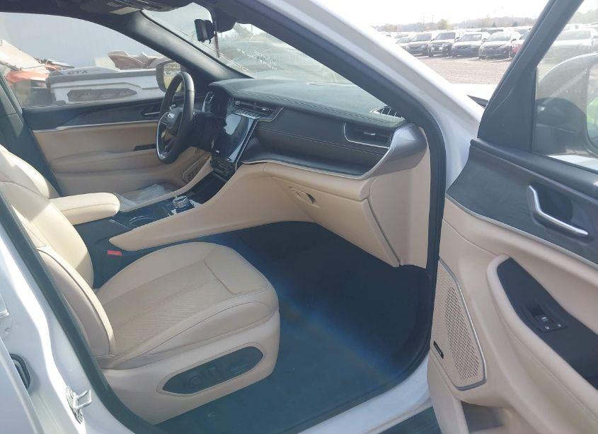 Photo 5 of 2023 Jeep Grand CHEROKEE LIMITED 4X4 (VIN 1C4RJHBG2PC533800)