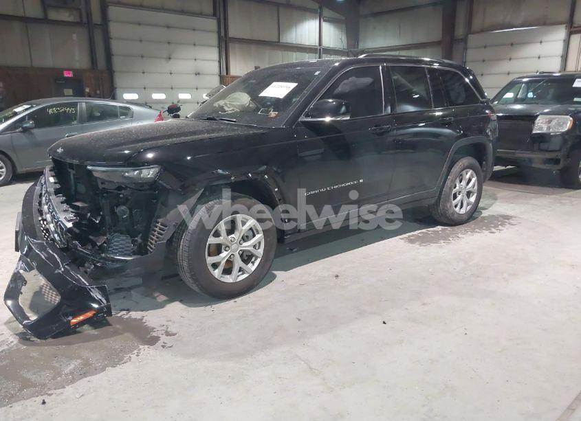 Photo 2 of 2023 Jeep Grand CHEROKEE LIMITED 4X4 (VIN 1C4RJHBG2PC561869)