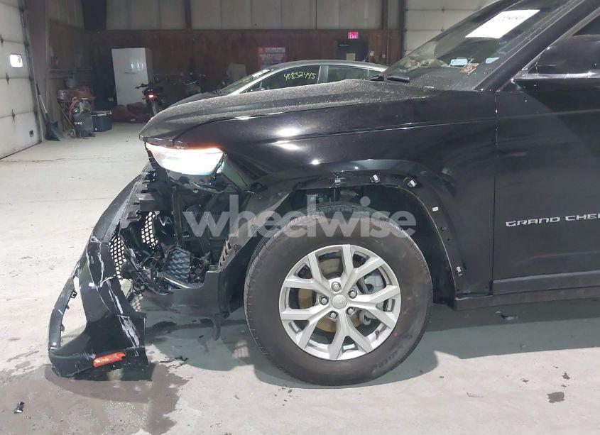 Photo 6 of 2023 Jeep Grand CHEROKEE LIMITED 4X4 (VIN 1C4RJHBG2PC561869)