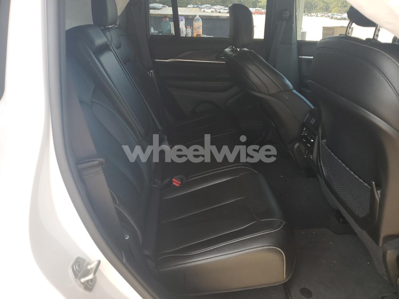 Photo 10 of 2024 JEEP GRAND CHEROKEE LIMITED (VIN 1C4RJHBG2RC151009)