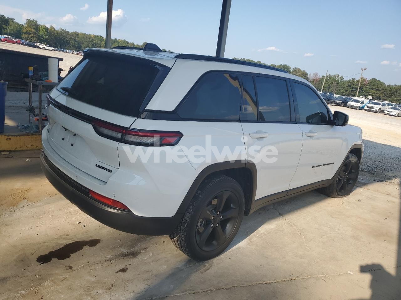 Photo 3 of 2024 JEEP GRAND CHEROKEE LIMITED (VIN 1C4RJHBG2RC151009)