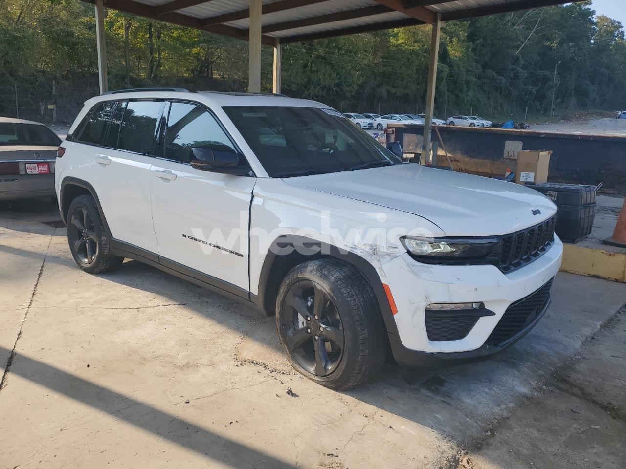 Photo 4 of 2024 JEEP GRAND CHEROKEE LIMITED (VIN 1C4RJHBG2RC151009)