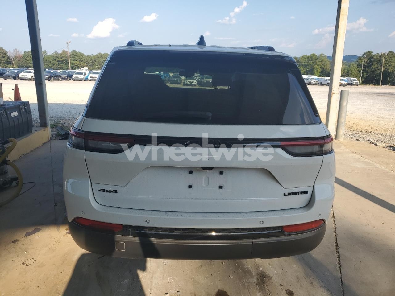 Photo 6 of 2024 JEEP GRAND CHEROKEE LIMITED (VIN 1C4RJHBG2RC151009)