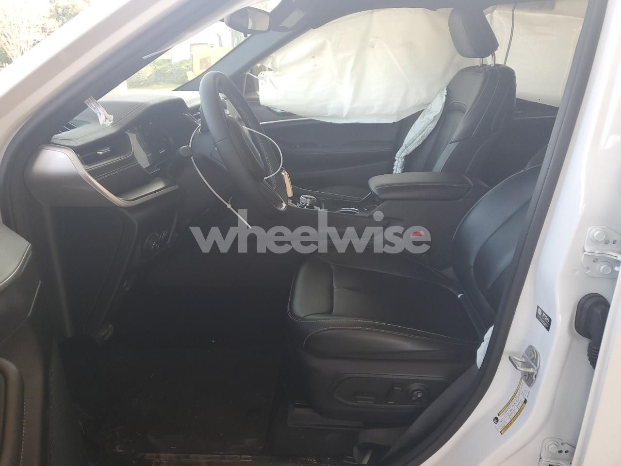 Photo 7 of 2024 JEEP GRAND CHEROKEE LIMITED (VIN 1C4RJHBG2RC151009)