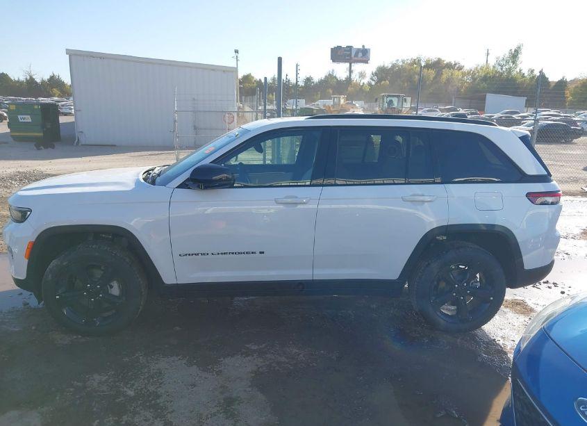 Photo 14 of 2024 Jeep Grand CHEROKEE LIMITED 4X4 (VIN 1C4RJHBG2RC168246)