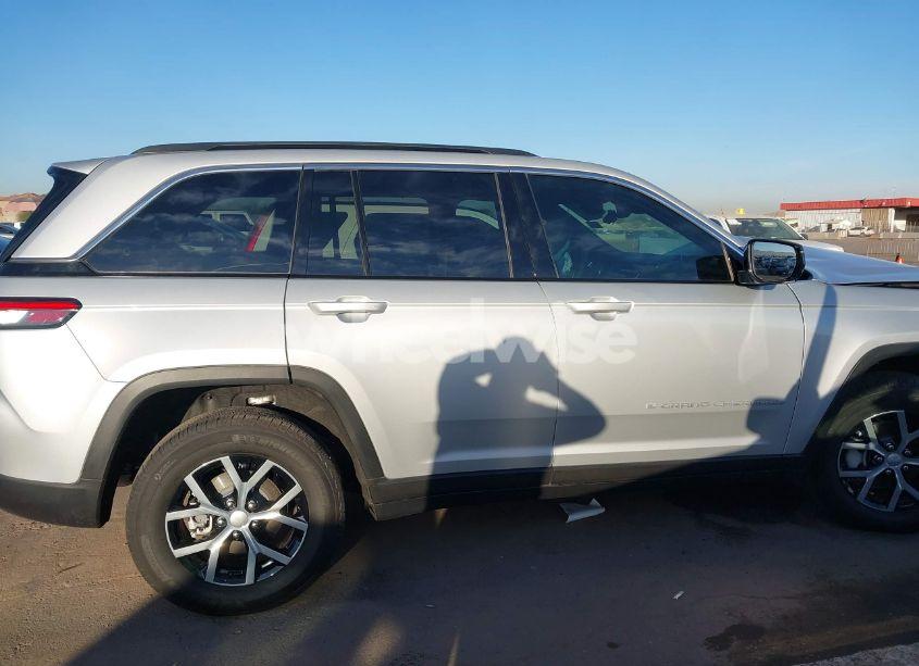 Photo 13 of 2024 Jeep Grand CHEROKEE LIMITED 4X4 (VIN 1C4RJHBG2RC195432)