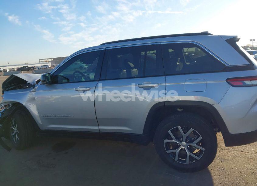 Photo 14 of 2024 Jeep Grand CHEROKEE LIMITED 4X4 (VIN 1C4RJHBG2RC195432)