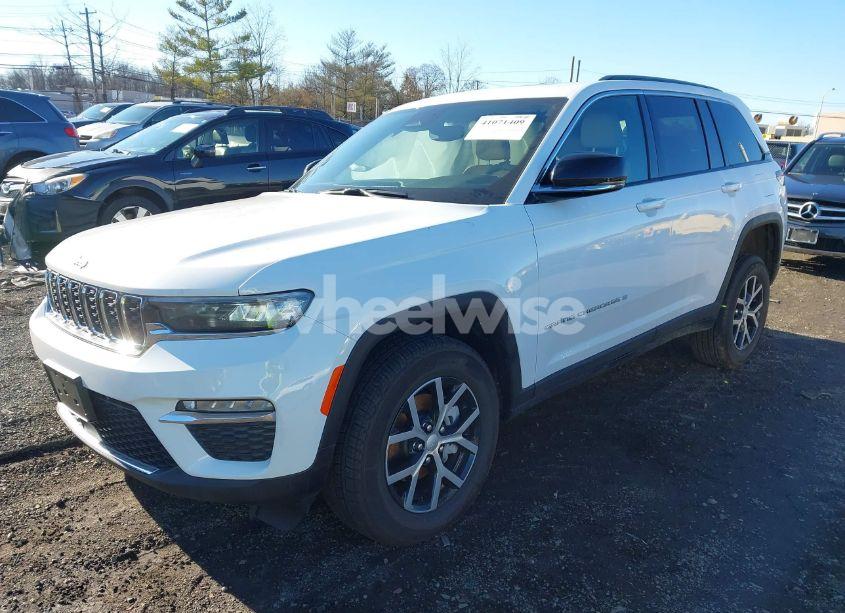 Photo 2 of 2024 Jeep Grand CHEROKEE LIMITED 4X4 (VIN 1C4RJHBG2RC230115)