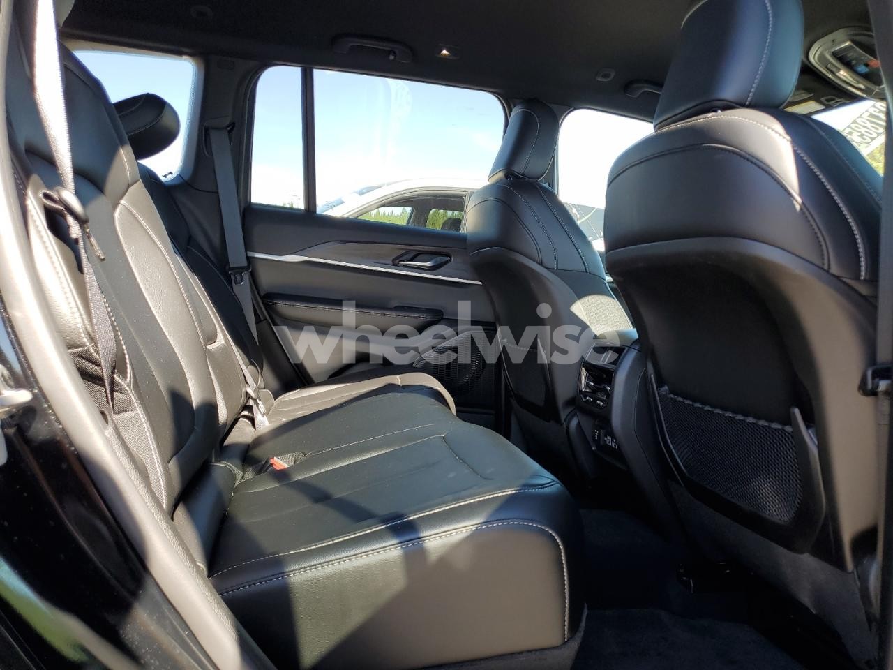 Photo 11 of 2025 JEEP GRAND CHEROKEE LIMITED (VIN 1C4RJHBG2SC326137)