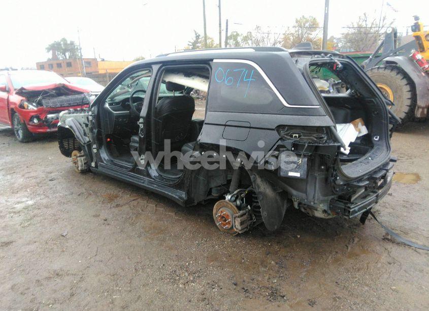 Photo 3 of 2022 Jeep Grand CHEROKEE LIMITED 4X4 (VIN 1C4RJHBG3N8610674)