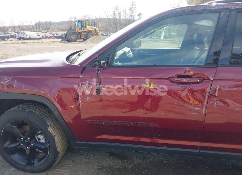 Photo 14 of 2025 Jeep Grand CHEROKEE LIMITED 4X4 (VIN 1C4RJHBG3SC267325)