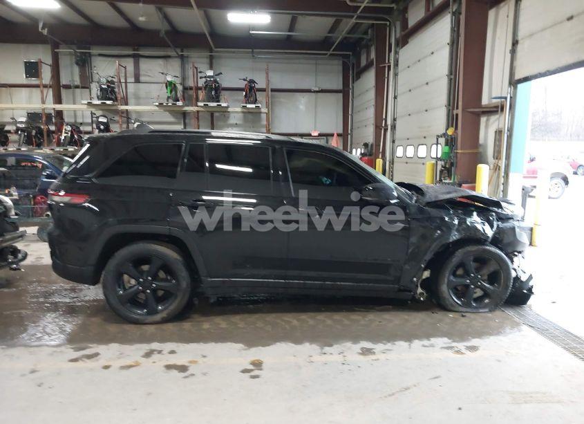 Photo 13 of 2023 Jeep Grand CHEROKEE LIMITED 4X4 (VIN 1C4RJHBG4PC506713)