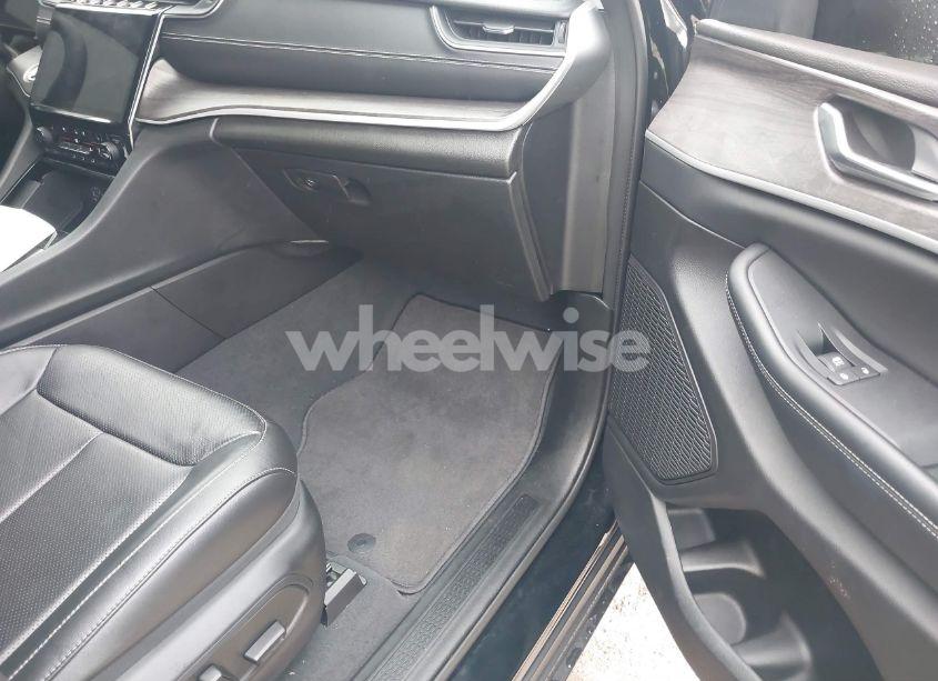 Photo 5 of 2023 Jeep Grand CHEROKEE LIMITED 4X4 (VIN 1C4RJHBG4PC528307)