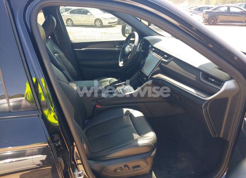 Photo 5 of 2024 Jeep Grand CHEROKEE LIMITED 4X4 (VIN 1C4RJHBG4RC168703)