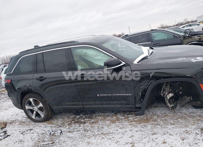 Photo 13 of 2024 Jeep Grand CHEROKEE LIMITED 4X4 (VIN 1C4RJHBG4RC217639)