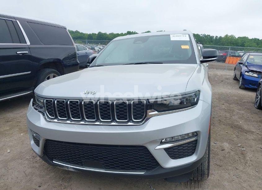Photo 12 of 2024 Jeep Grand CHEROKEE LIMITED 4X4 (VIN 1C4RJHBG5RC679868)