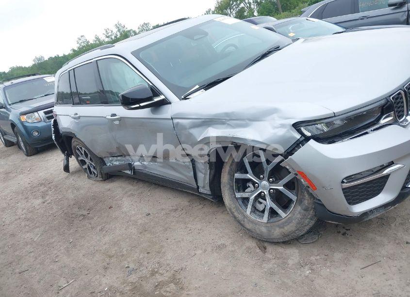 Photo 6 of 2024 Jeep Grand CHEROKEE LIMITED 4X4 (VIN 1C4RJHBG5RC679868)