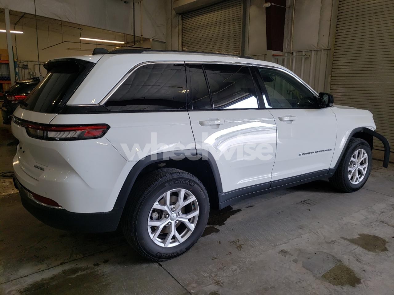 Photo 3 of 2022 JEEP GRAND CHEROKEE LIMITED (VIN 1C4RJHBG6N8586046)