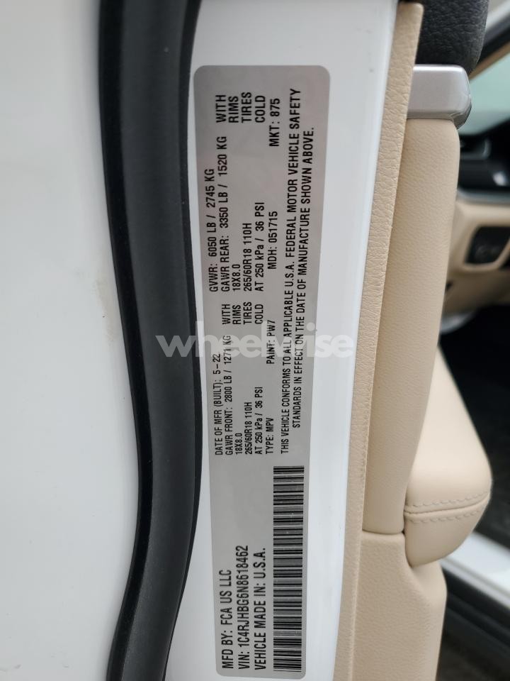 Photo 13 of 2022 JEEP GRAND CHEROKEE LIMITED (VIN 1C4RJHBG6N8618462)