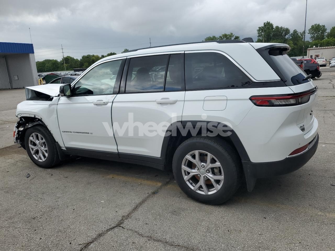 Photo 2 of 2022 JEEP GRAND CHEROKEE LIMITED (VIN 1C4RJHBG6N8618462)