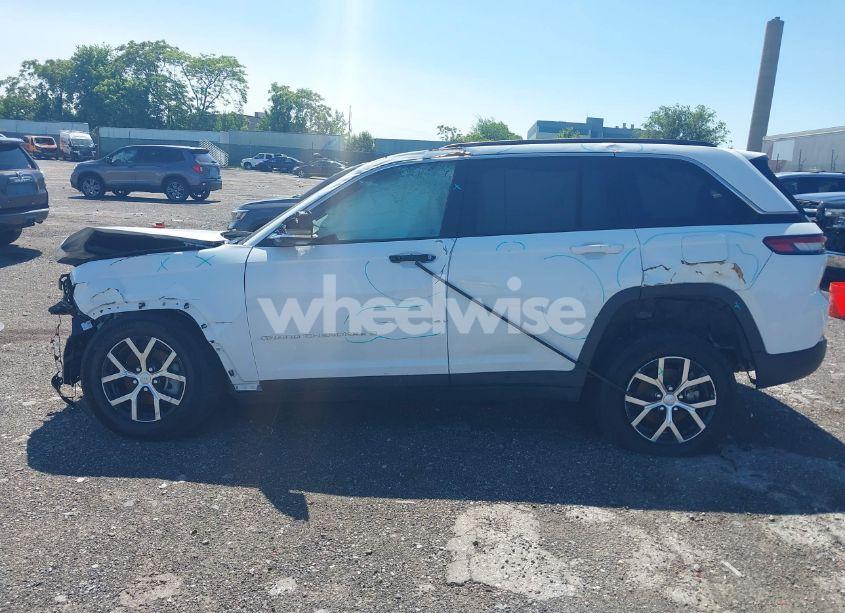 Photo 14 of 2024 Jeep Grand CHEROKEE LIMITED 4X4 (VIN 1C4RJHBG6R8512521)