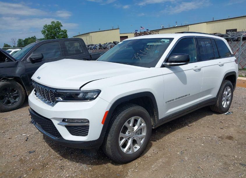 Photo 2 of 2023 Jeep Grand CHEROKEE LIMITED 4X4 (VIN 1C4RJHBG7PC640518)