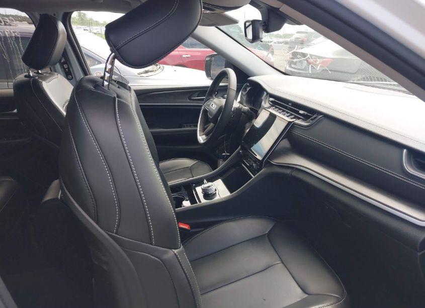 Photo 5 of 2023 Jeep Grand CHEROKEE LIMITED 4X4 (VIN 1C4RJHBG7PC640518)